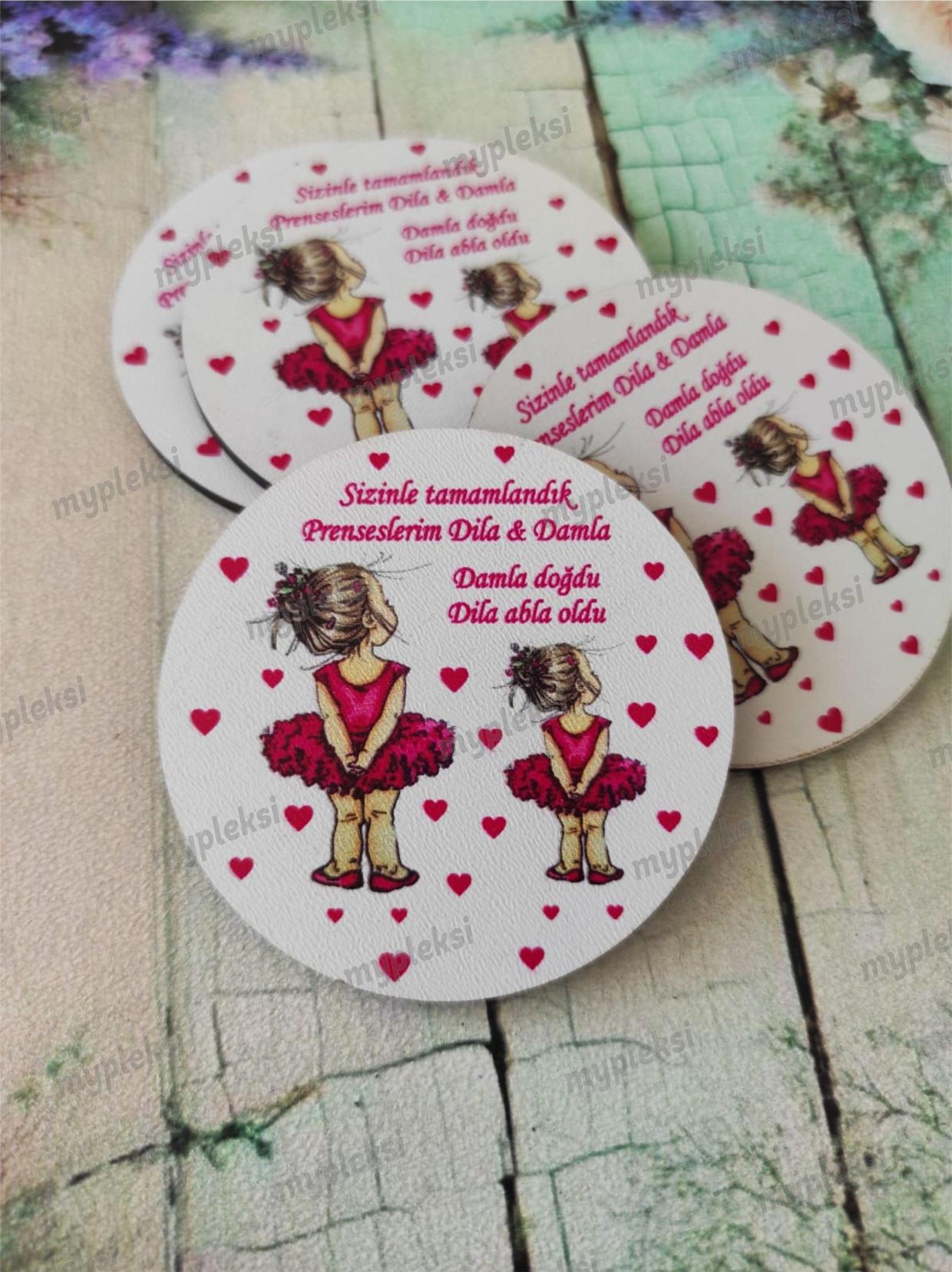 Kız Kardeşler Ahşap Magnet