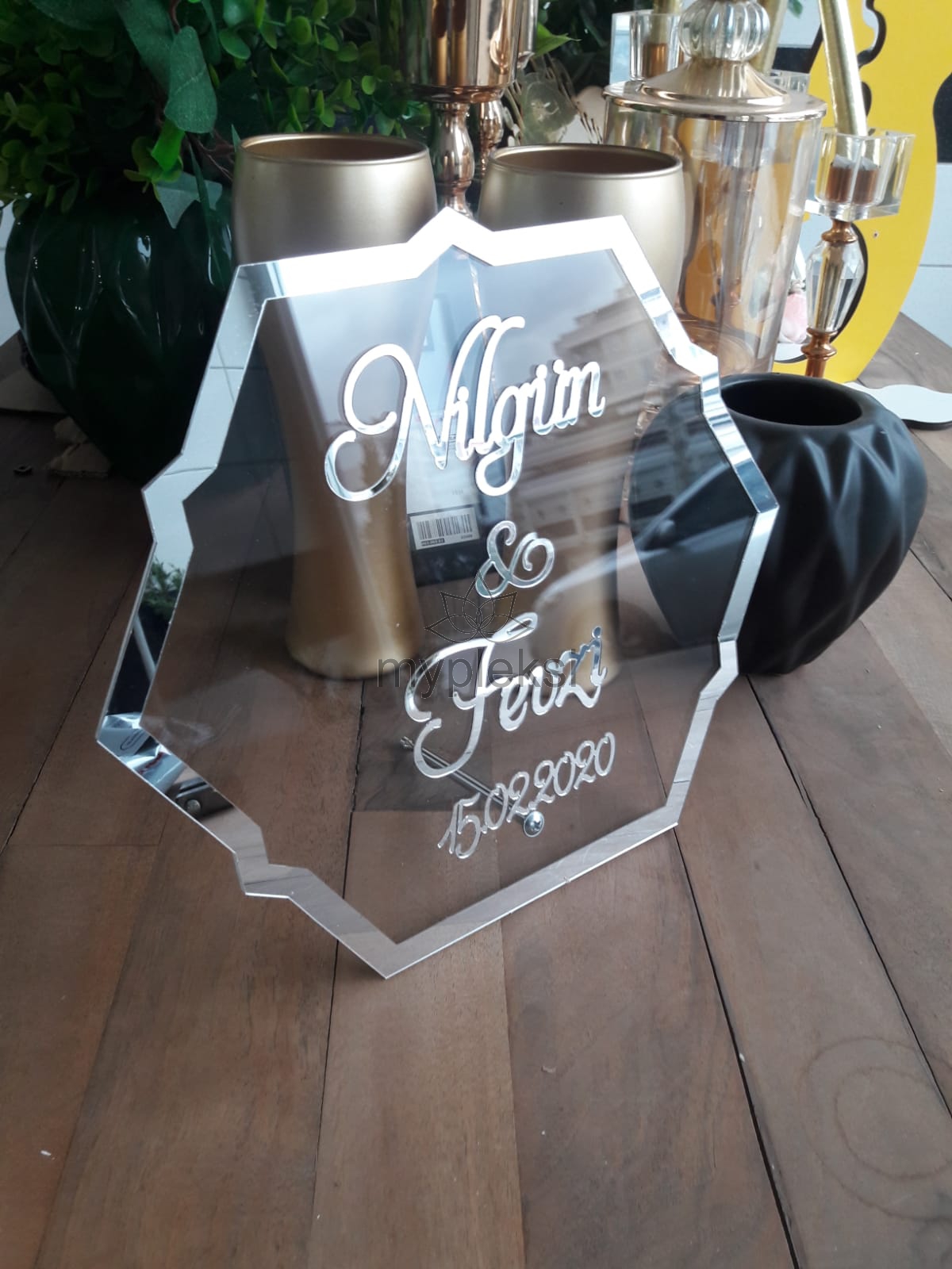 Prizma Şeffaf Pleksi İsimlik