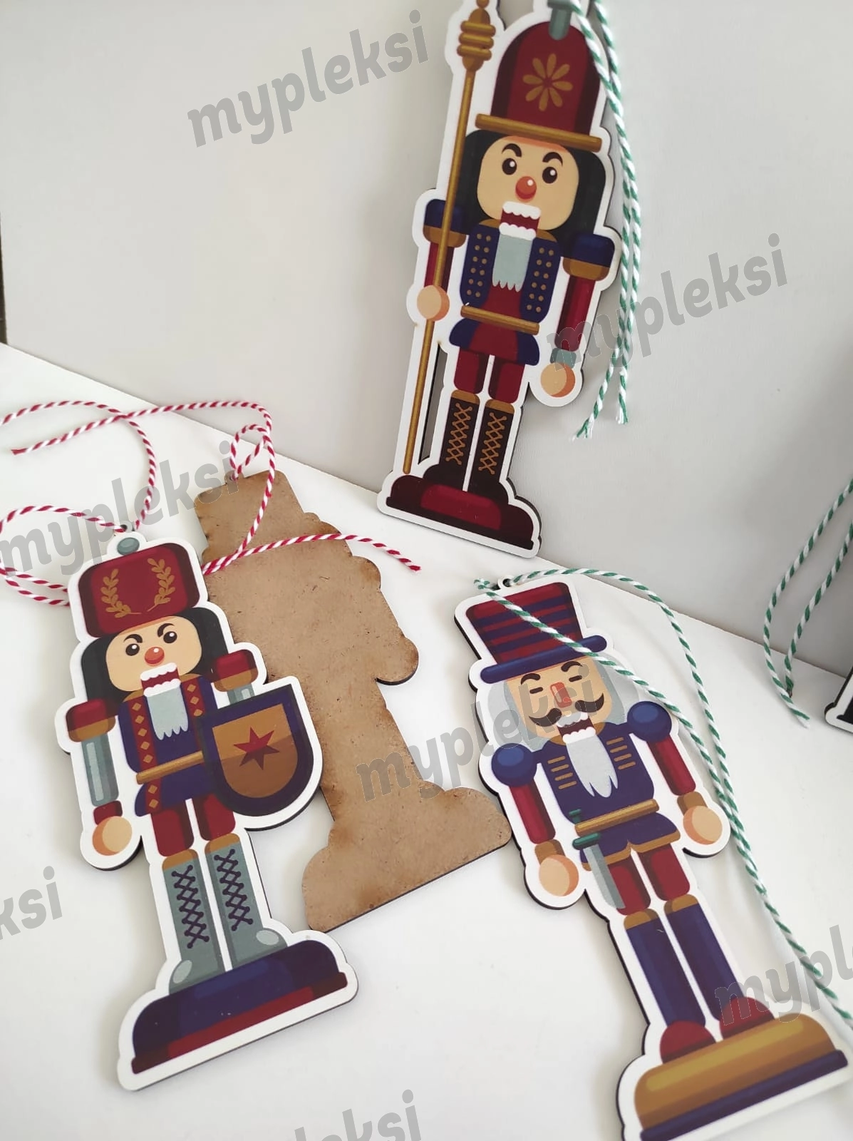 Kurşun Asker Desenli Ahşap Yılbaşı Ağacı Süsü 4 Parça (Sürpriz Hediyeli)